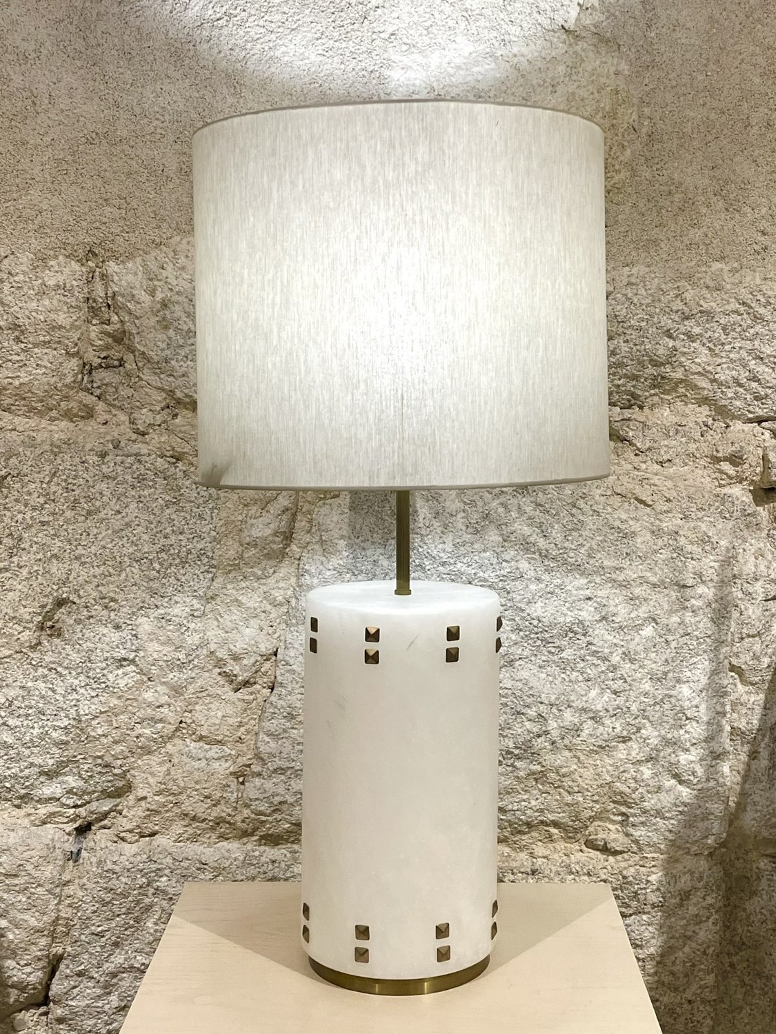 Candeeiro cilíndrico de pedra branco 2